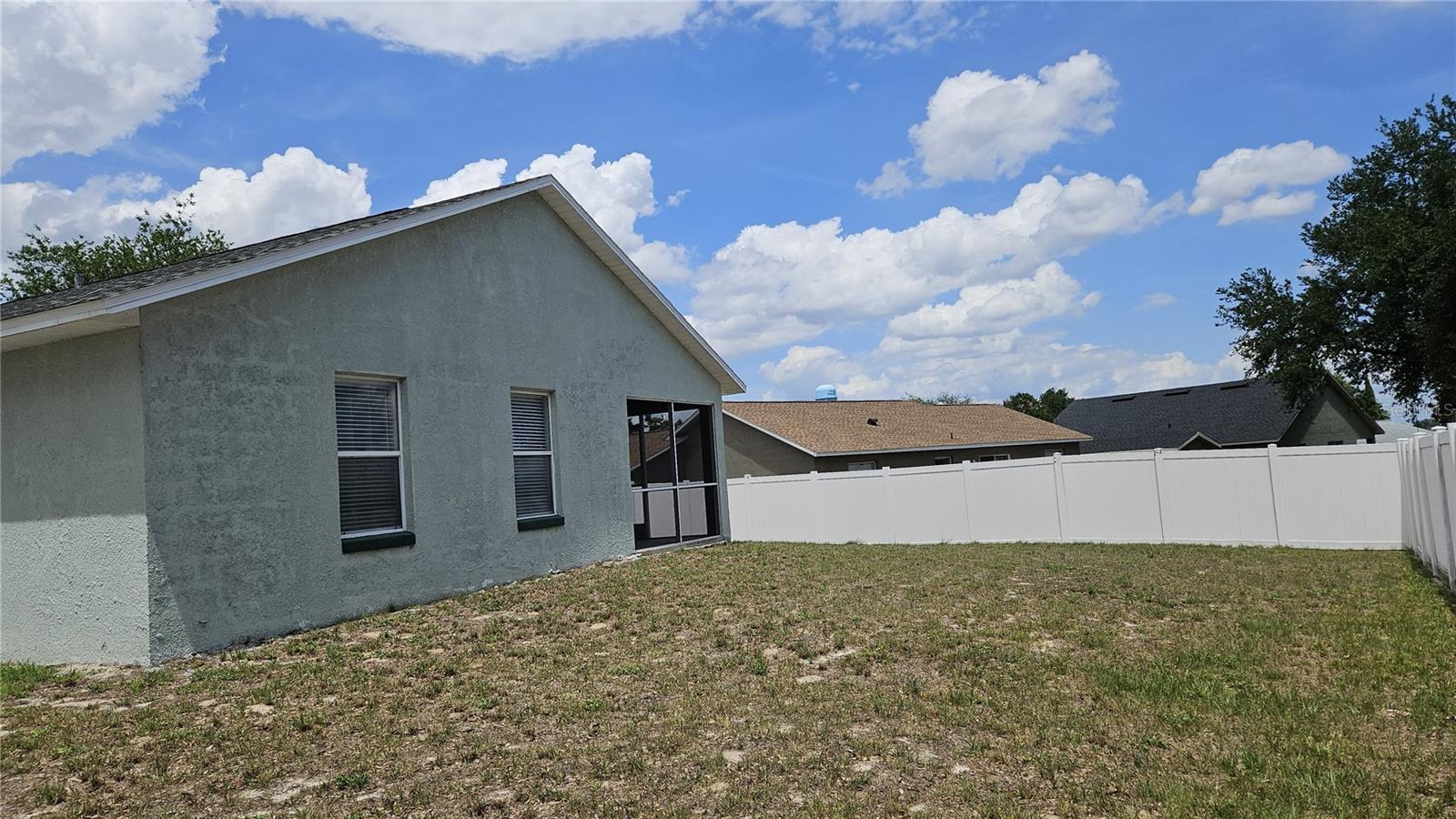 108 BRITTANY AVE, MASCOTTE, FL — photo 33