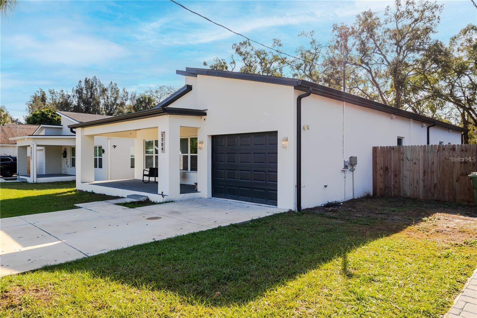 1704 W HANNA AVE, TAMPA, FL — photo 2
