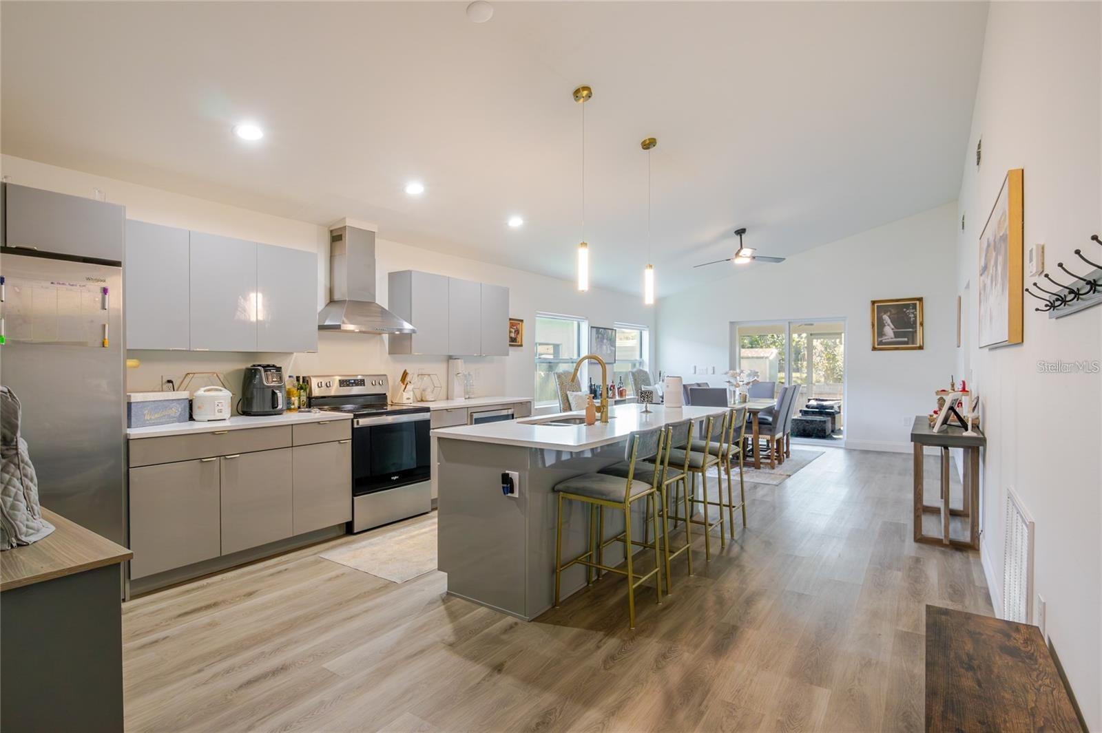 1704 W HANNA AVE, TAMPA, FL — photo 8