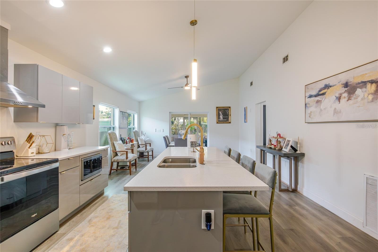1704 W HANNA AVE, TAMPA, FL — photo 10