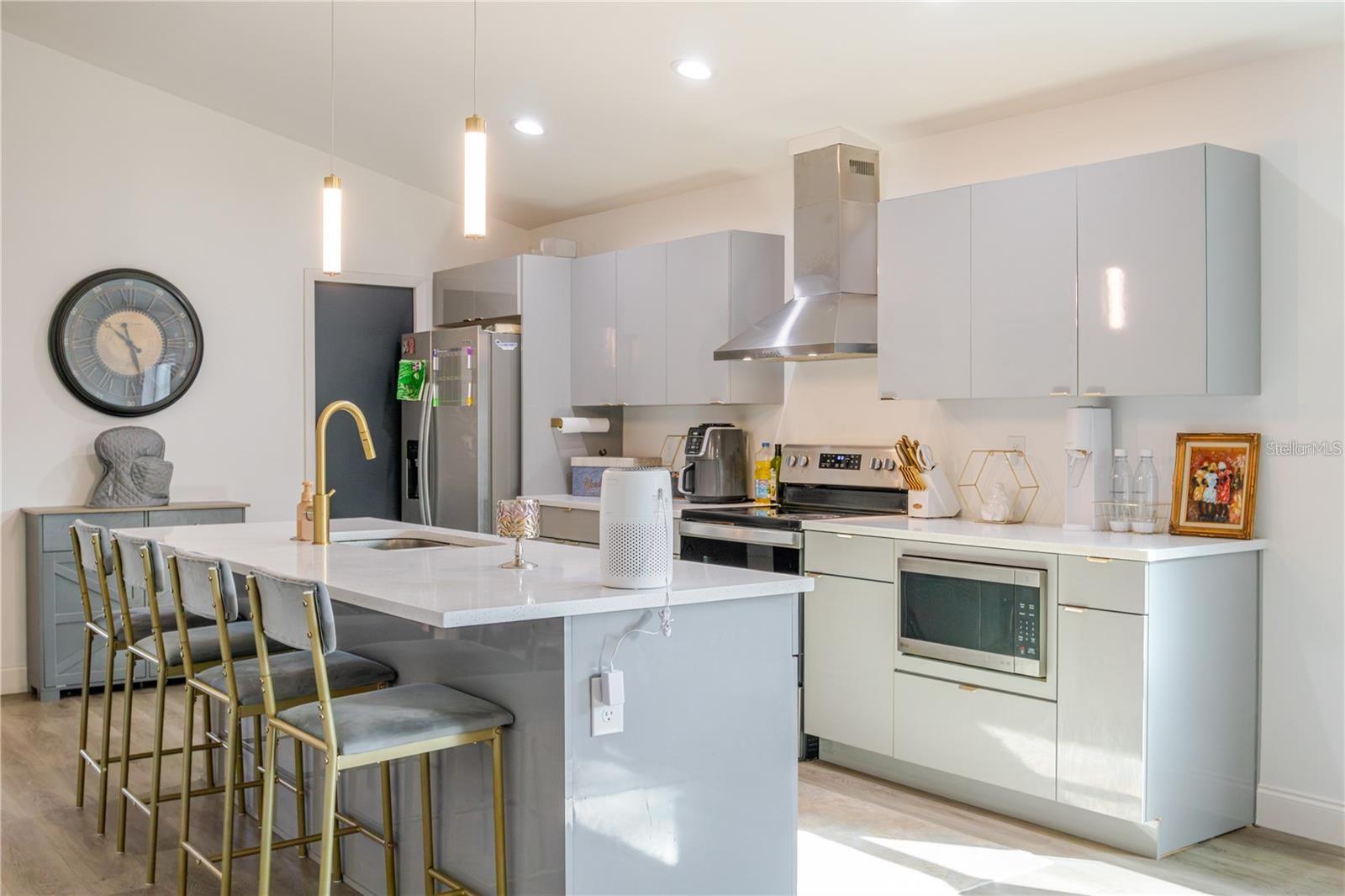 1704 W HANNA AVE, TAMPA, FL — photo 12