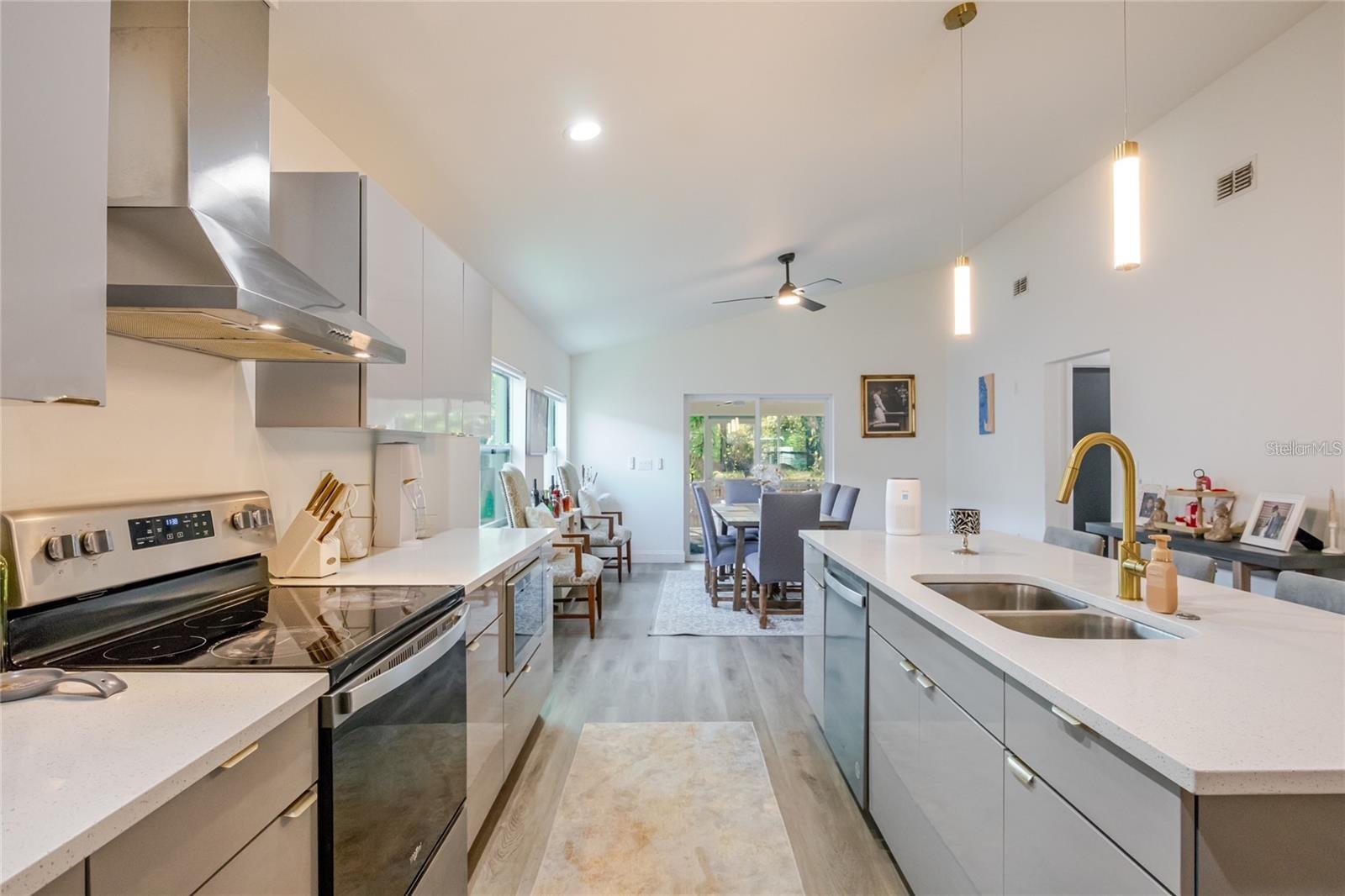 1704 W HANNA AVE, TAMPA, FL — photo 13
