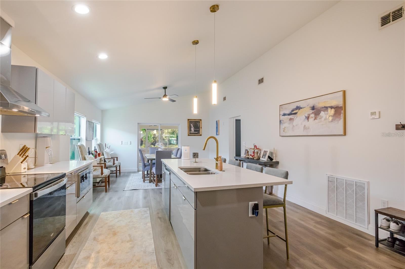 1704 W HANNA AVE, TAMPA, FL — photo 14