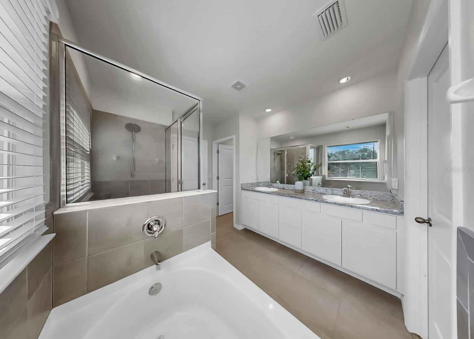 16454 WOODSIDE GLN, PARRISH, FL — photo 32