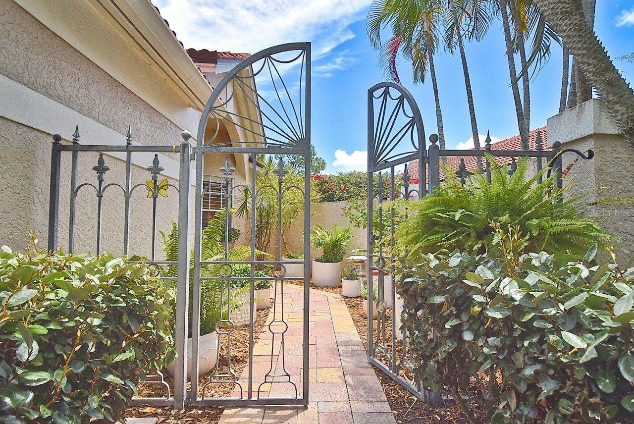 3890 LYNDHURST CT, SARASOTA, FL — photo 2