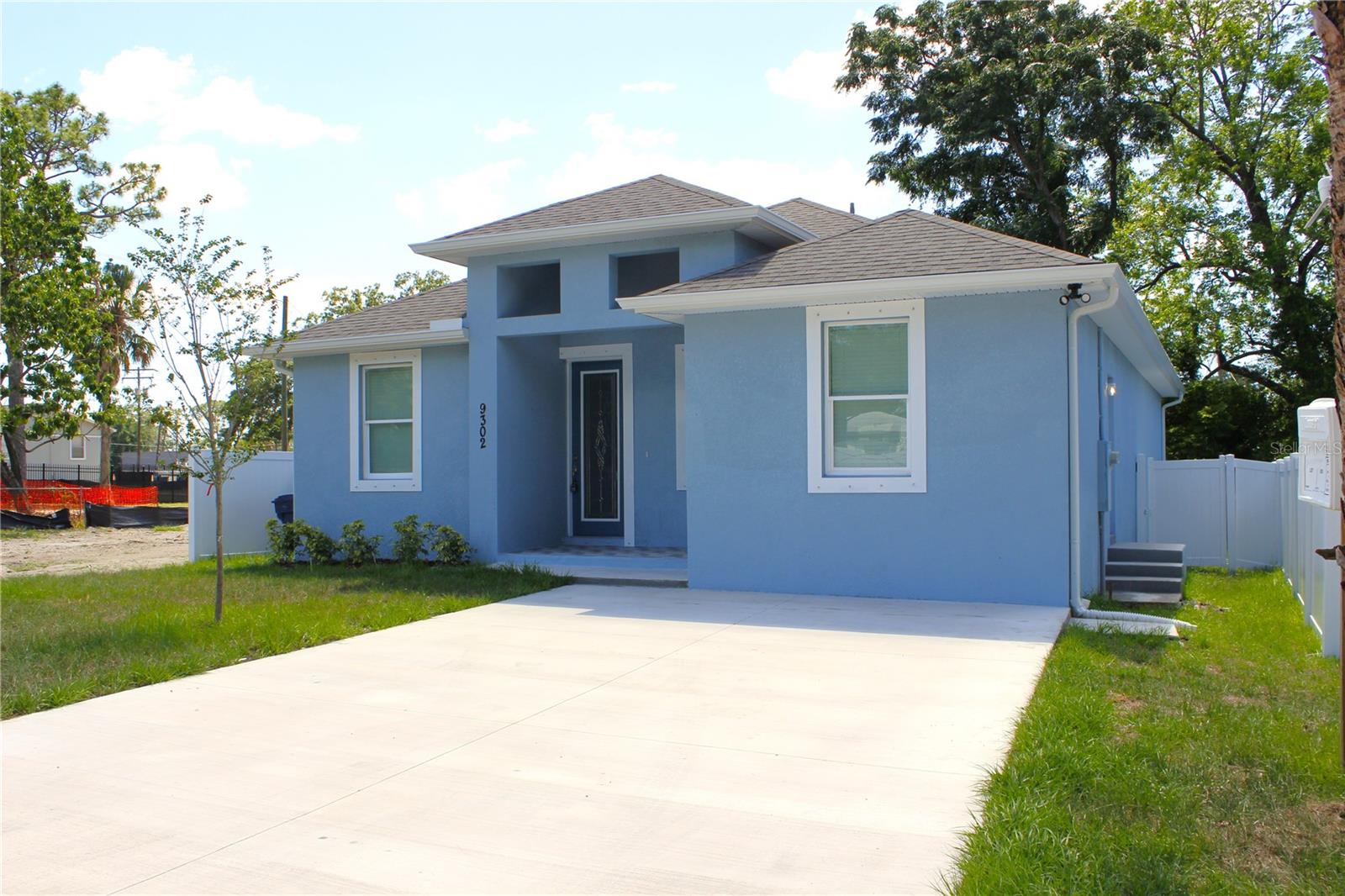 9302 N 18TH ST, TAMPA, FL — photo 2