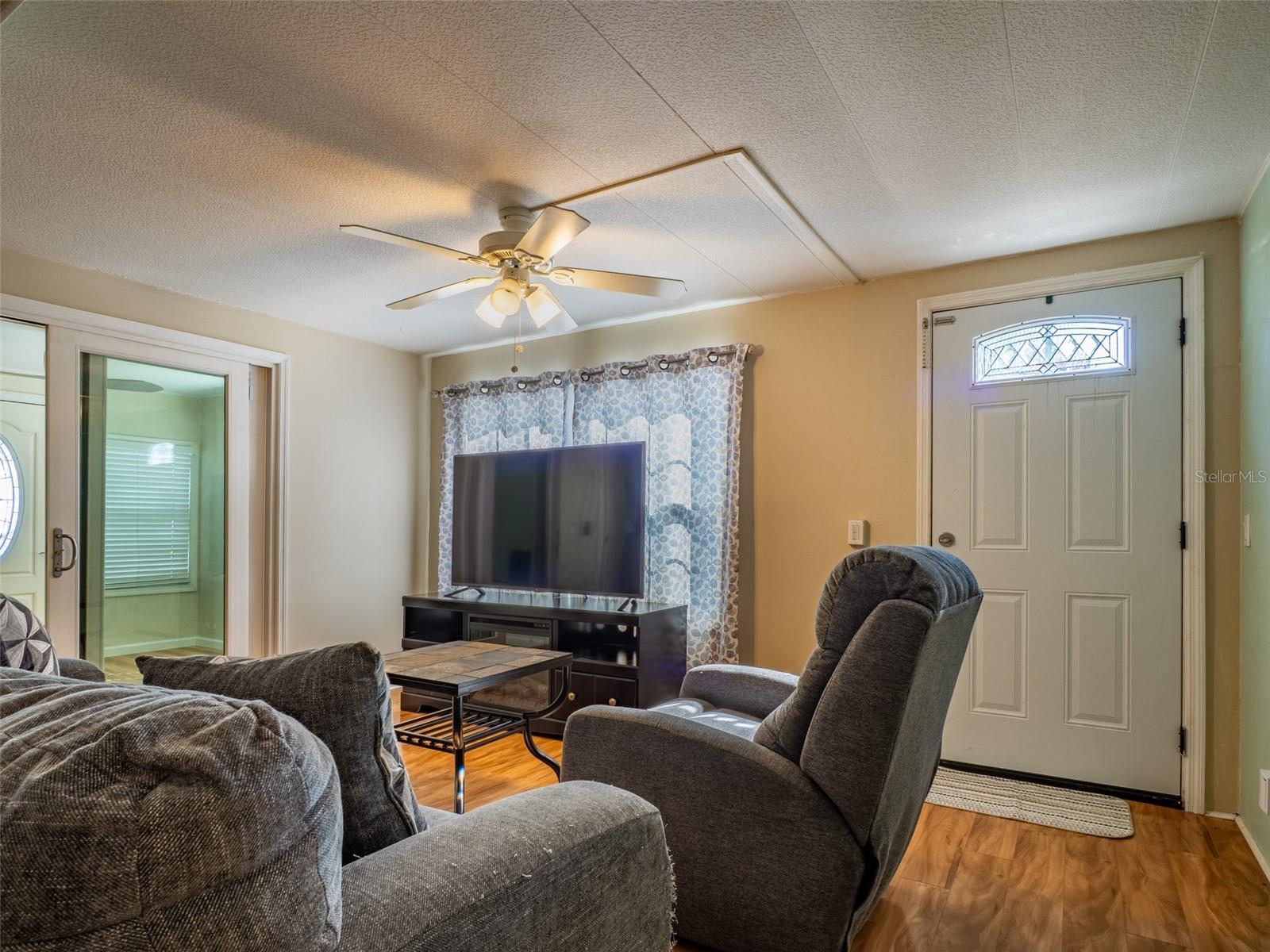 401 DENICE DR #401, SEMINOLE, FL — photo 4