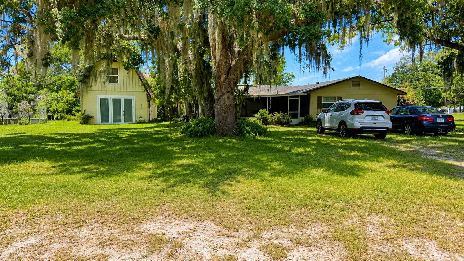 150 W 11TH ST, CHULUOTA, FL