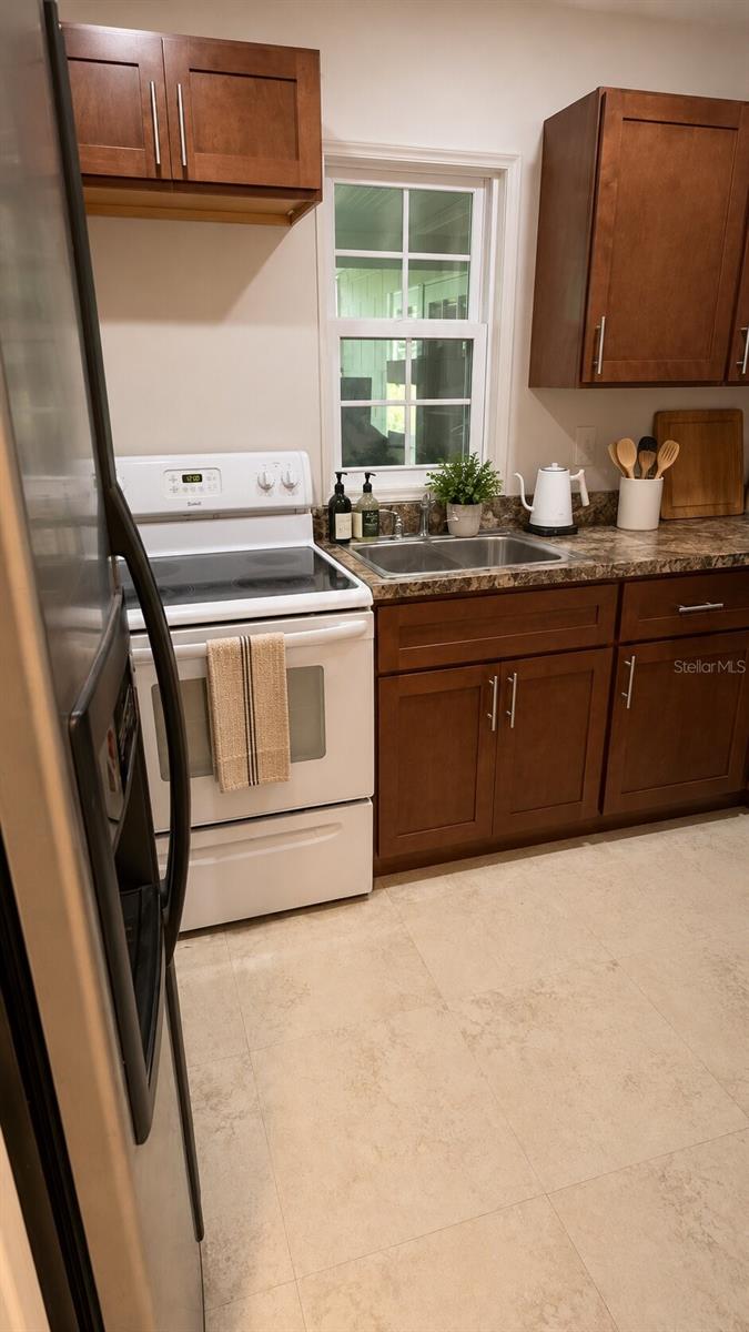 150 W 11TH ST, CHULUOTA, FL — photo 8