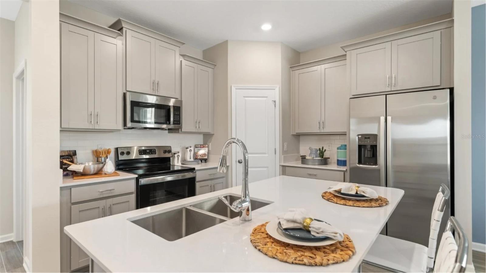 2401 VOLUNTEER AVE, KISSIMMEE, FL — photo 8