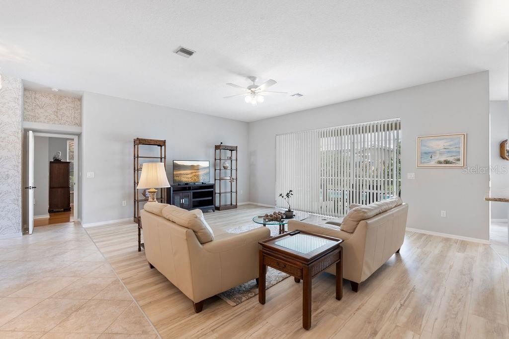 1543 WATERFORD DR, VENICE, FL — photo 13