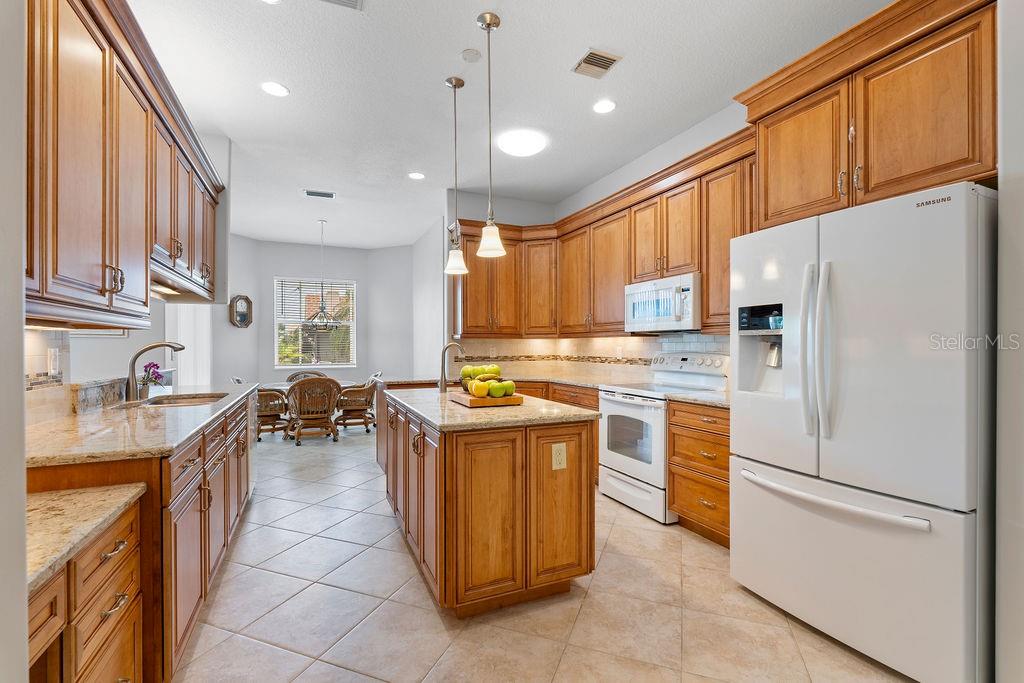1543 WATERFORD DR, VENICE, FL — photo 18