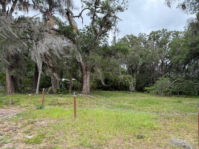 412 YORK ST, WILDWOOD, FL — photo 2