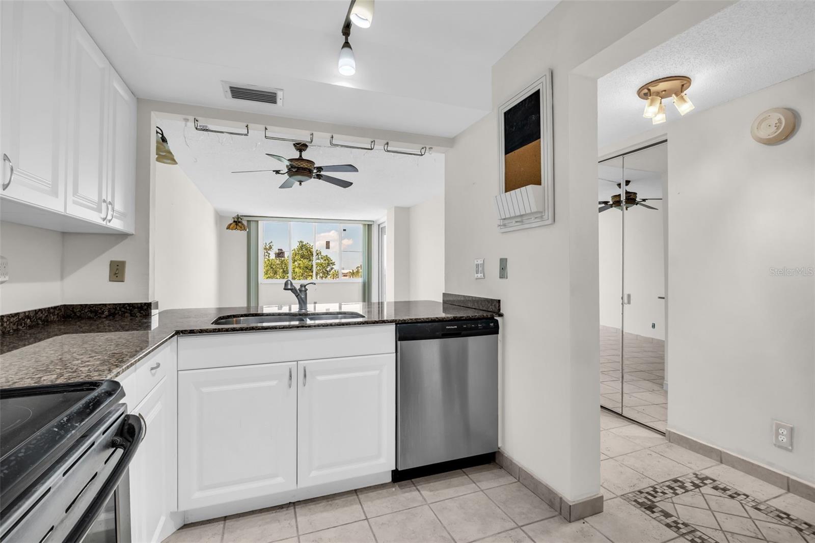 6158 PALMA DEL MAR SO #505, ST PETERSBURG, FL — photo 11