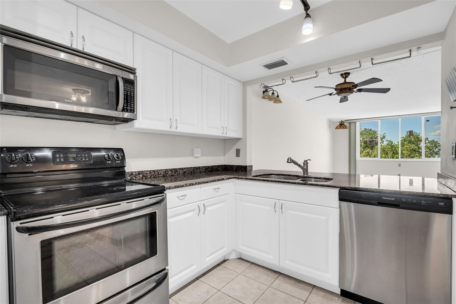 6158 PALMA DEL MAR SO #505, ST PETERSBURG, FL — photo 13