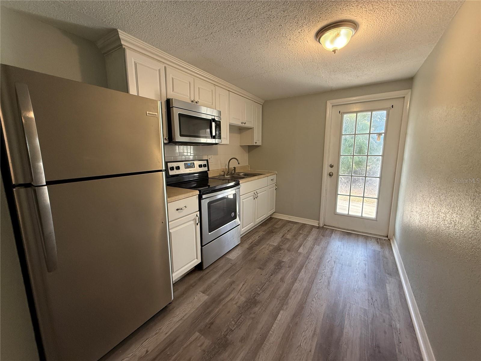 350 ELMSTREET CT #6, ENGLEWOOD, FL — photo 3
