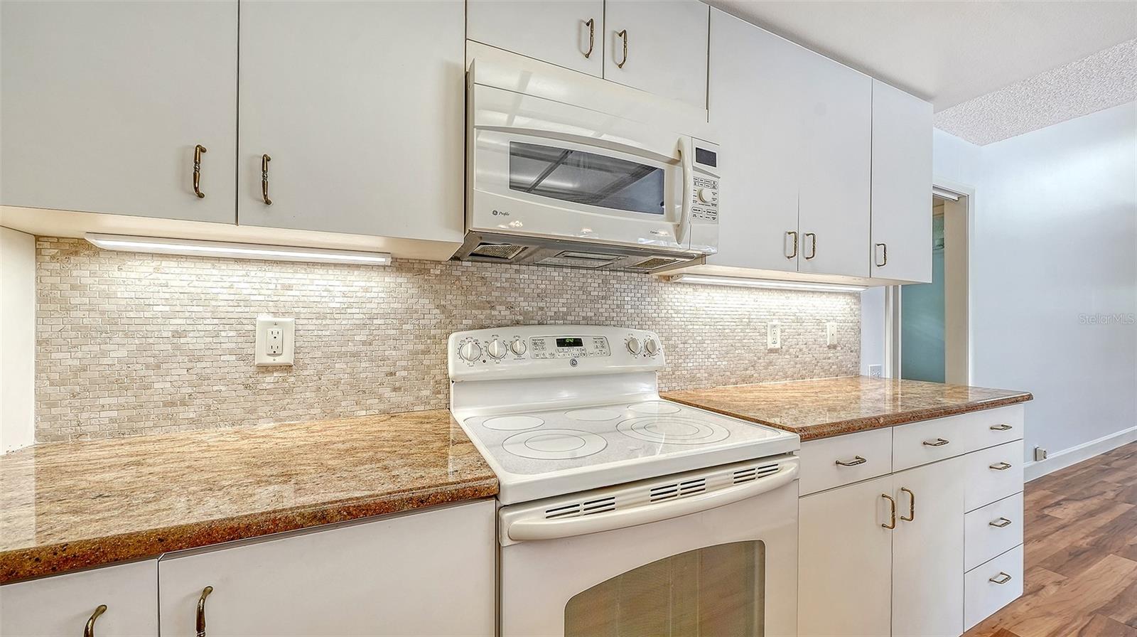 4871 WINTERHAVEN DR, SARASOTA, FL — photo 18