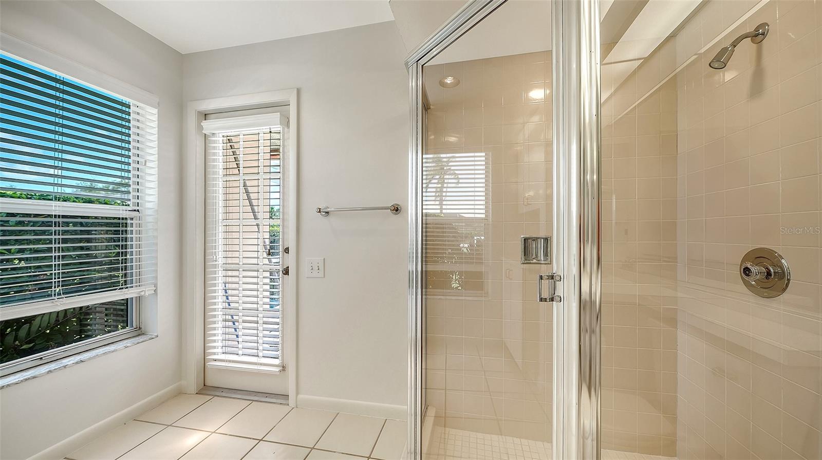 4871 WINTERHAVEN DR, SARASOTA, FL — photo 35
