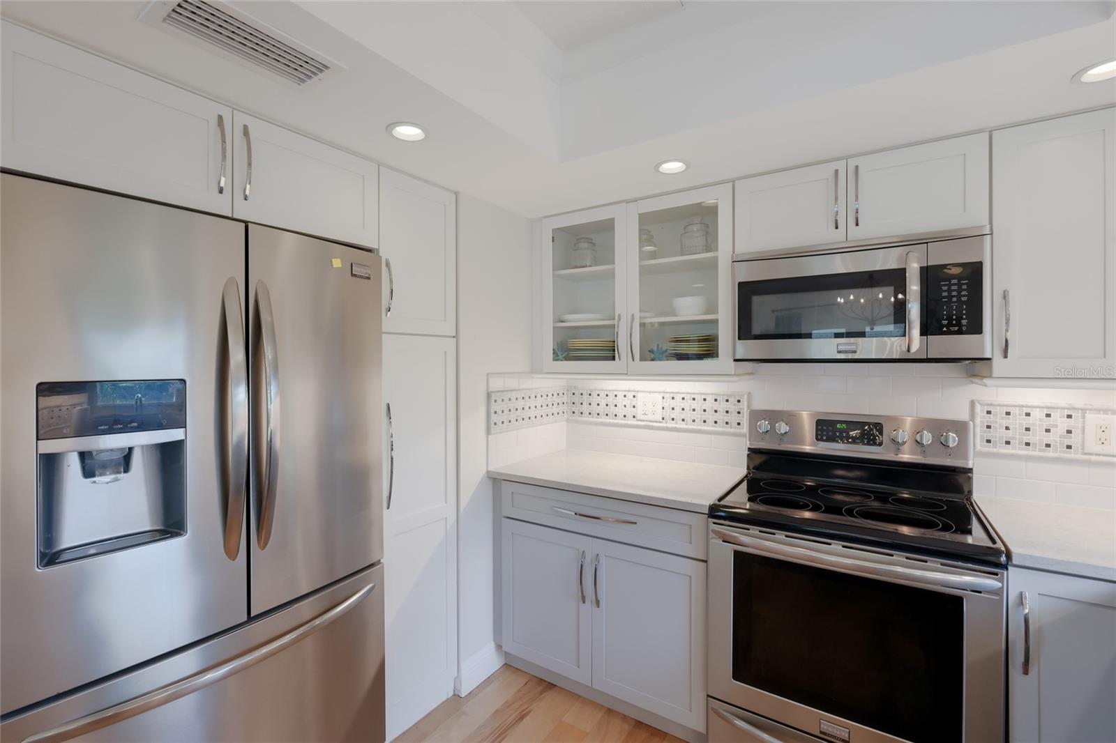 221 85TH ST, HOLMES BEACH, FL — photo 11