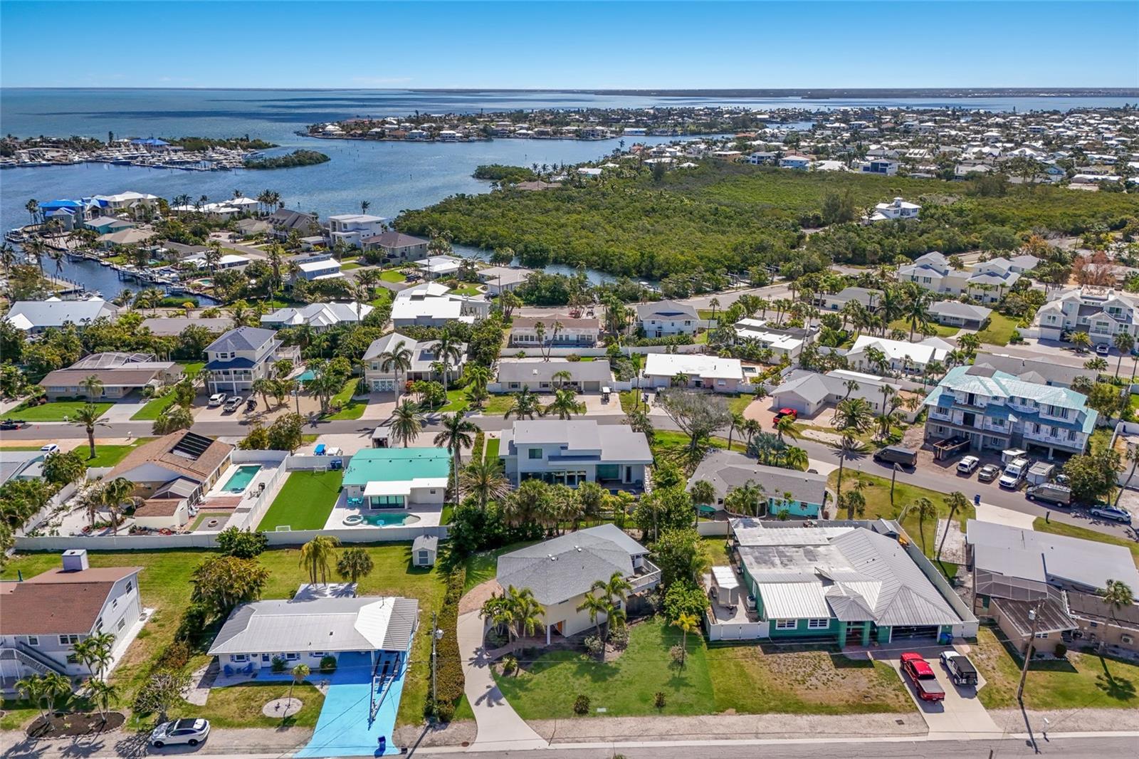221 85TH ST, HOLMES BEACH, FL — photo 33
