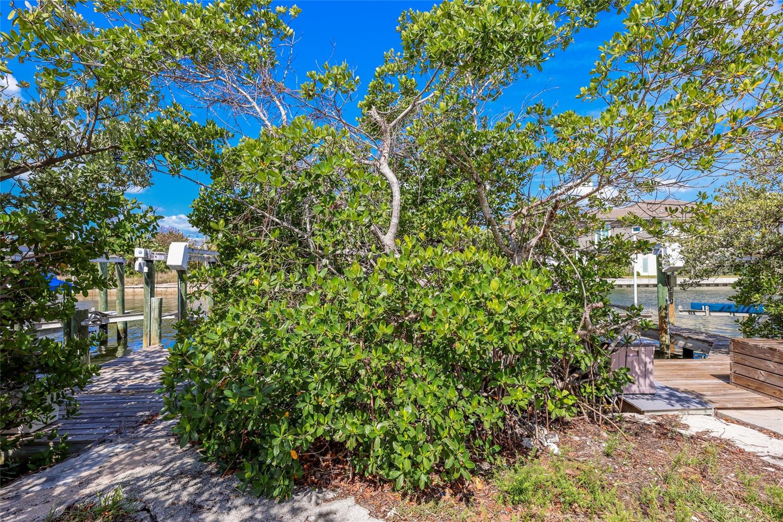 221 85TH ST, HOLMES BEACH, FL — photo 38
