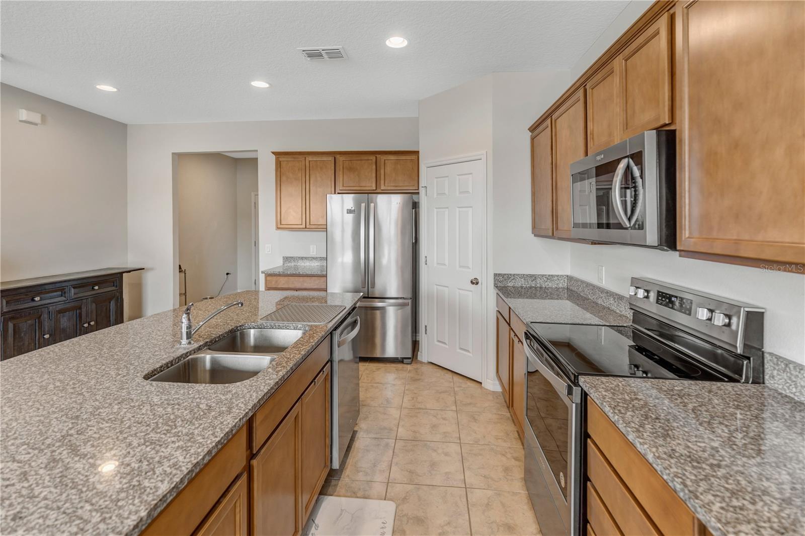 8811 ASHLAND AVE, POLK CITY, FL — photo 9