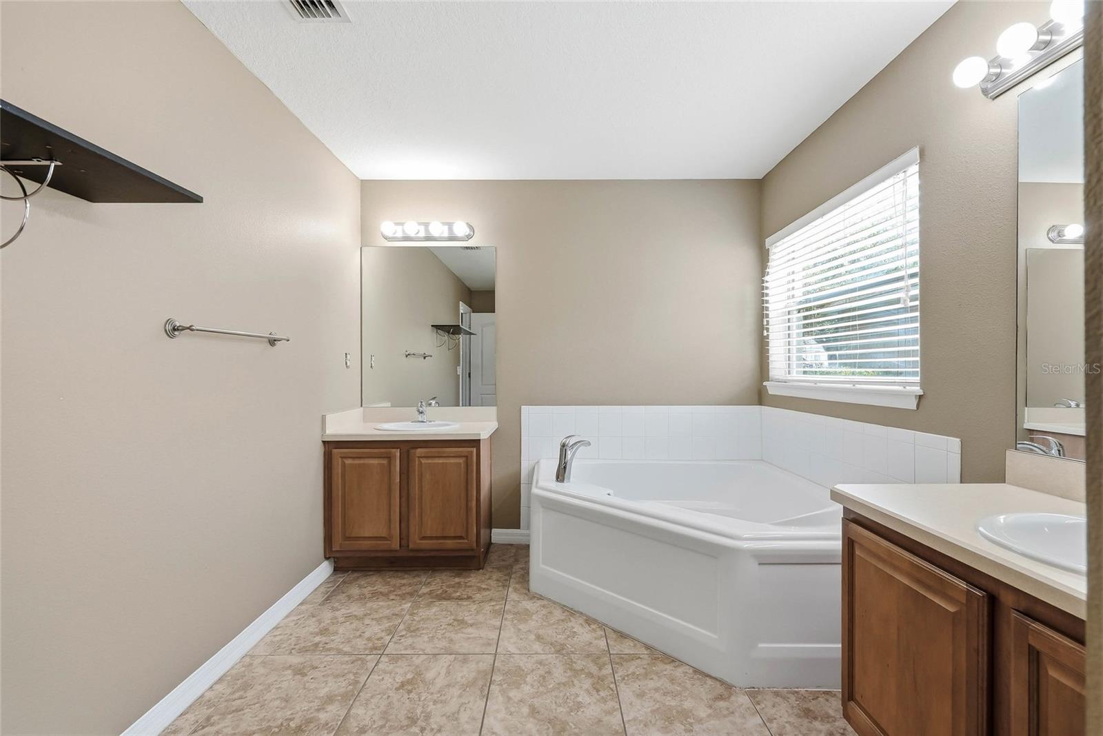12230 COLONY LAKES BLVD, NEW PORT RICHEY, FL — photo 29