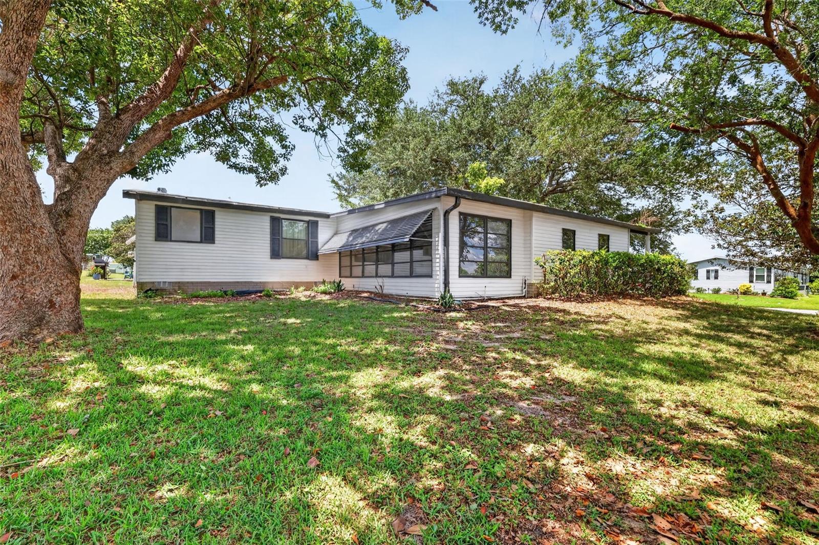 1625 HILTON HEAD BLVD, LADY LAKE, FL — photo 39