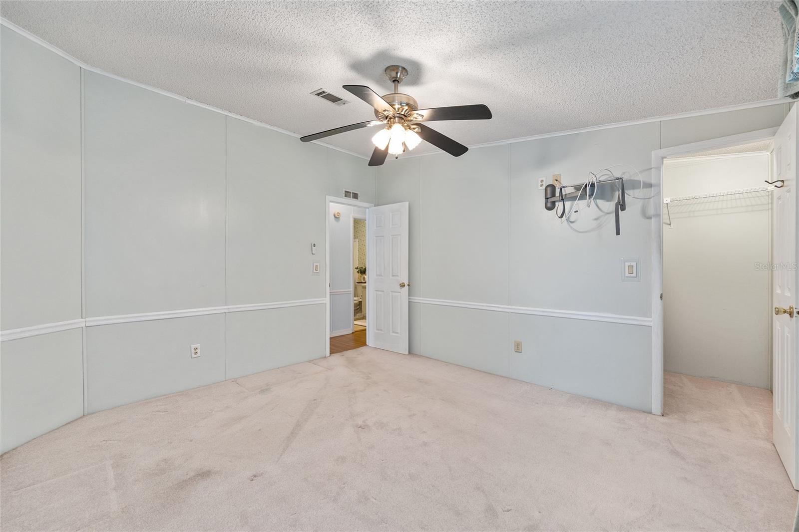 951 OLEANDER ST, LADY LAKE, FL — photo 36