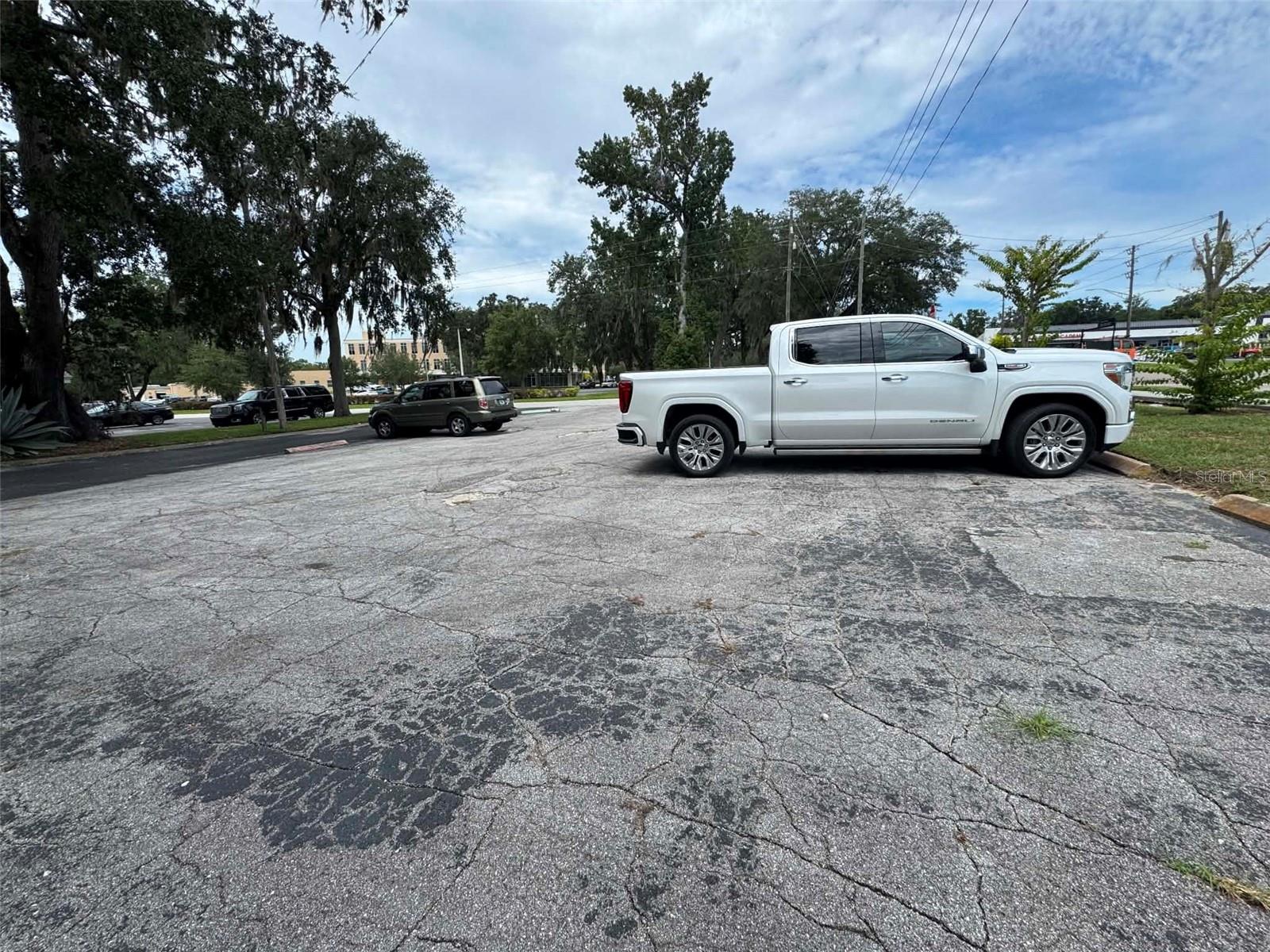 705 BENTON AVE, BROOKSVILLE, FL — photo 10