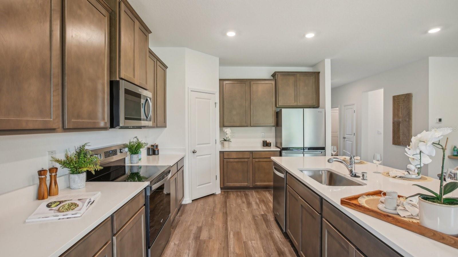 36198 HILLRIDGE TRL, ZEPHYRHILLS, FL — photo 15