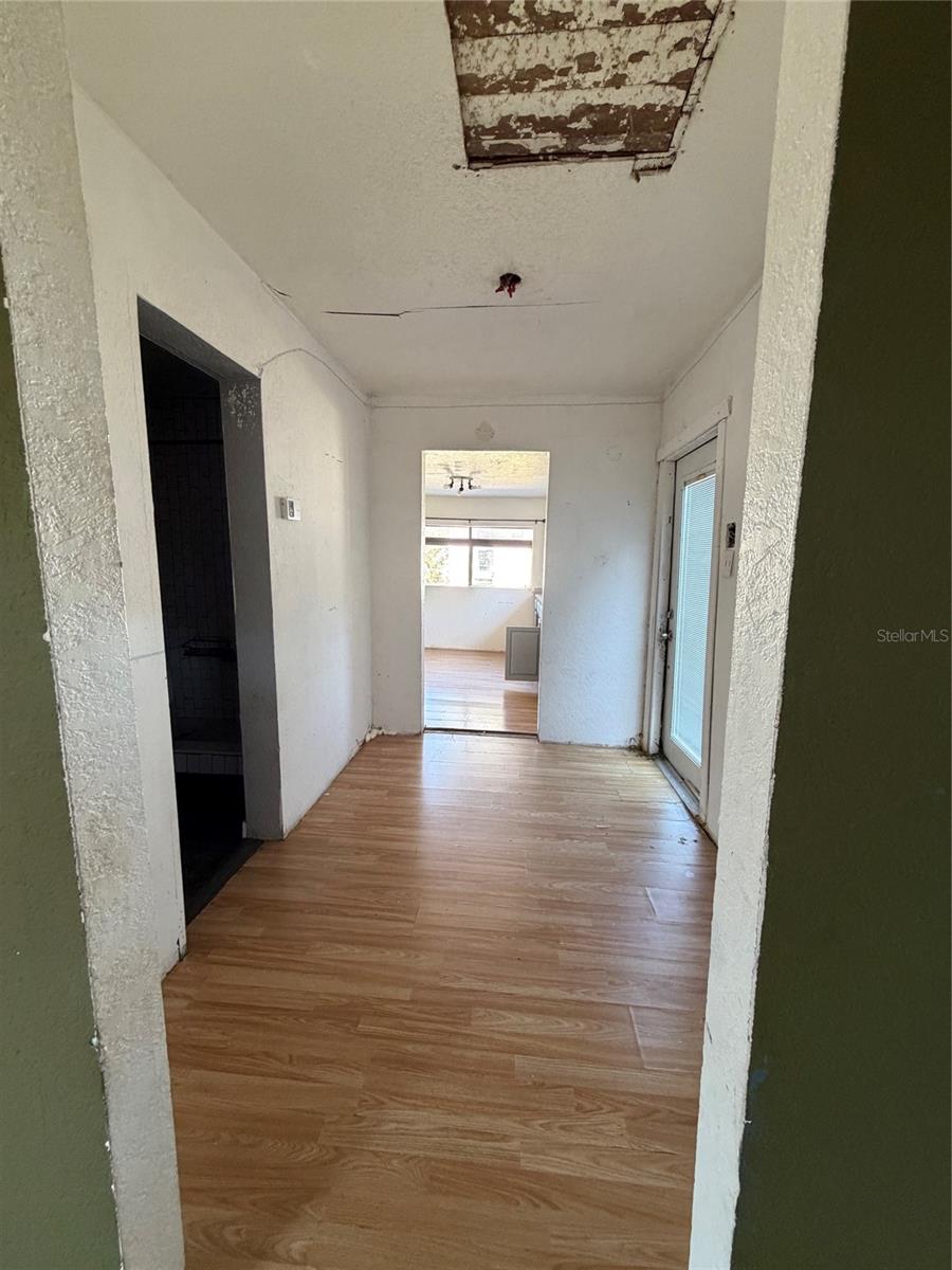 10114 E COLUMBUS DR, TAMPA, FL — photo 5