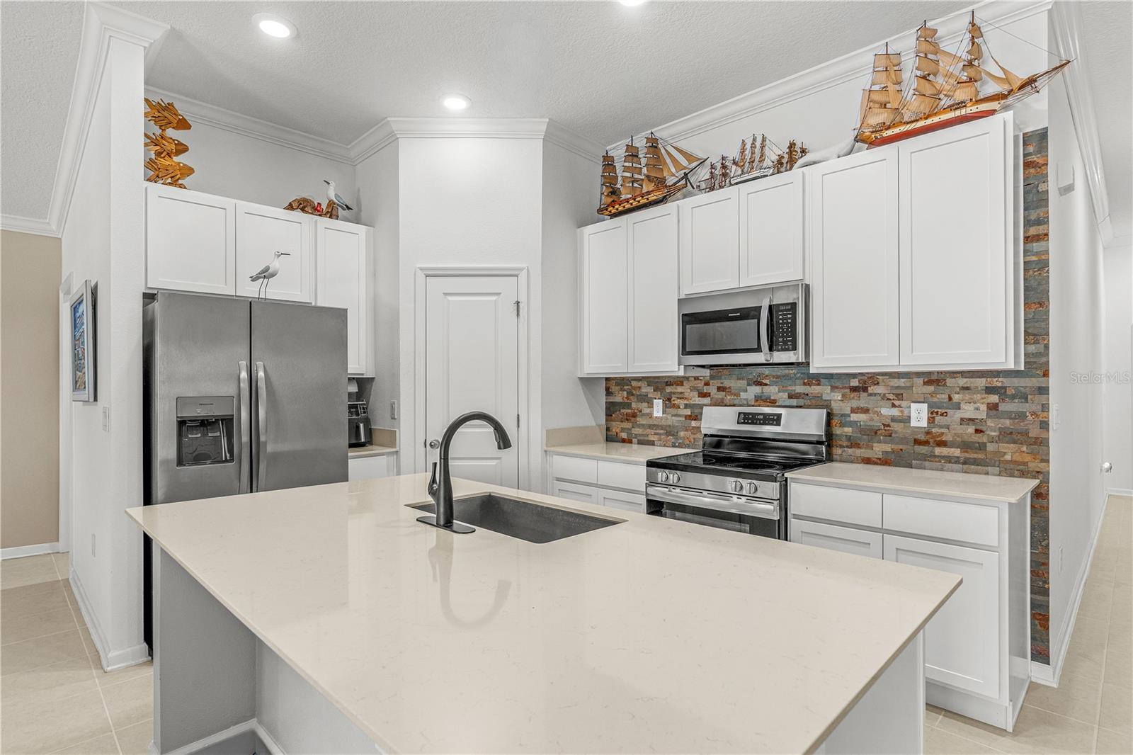 5317 DIAMONDLEAF DR, EDGEWATER, FL — photo 13