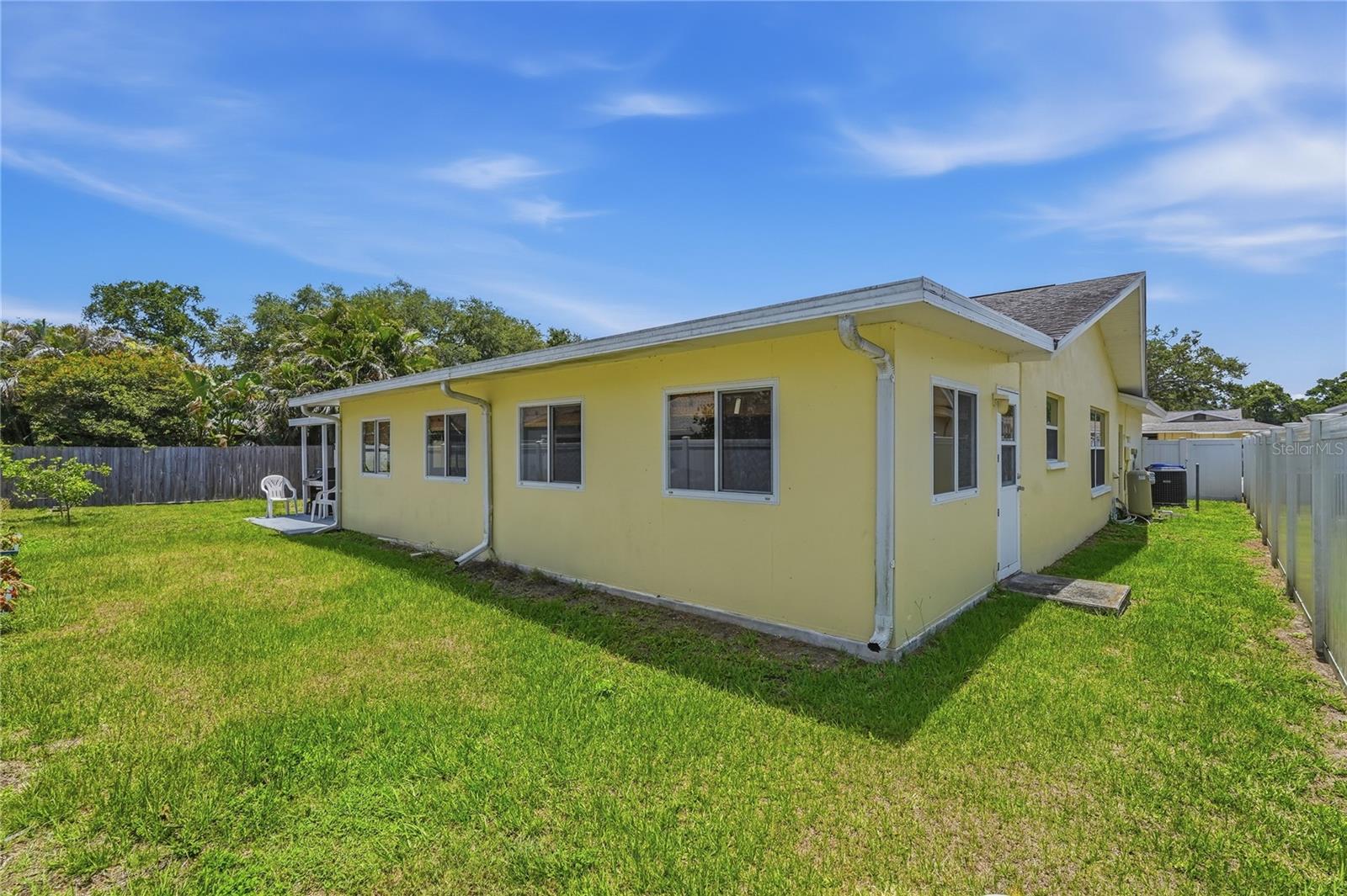 1634 DALE CIR N, DUNEDIN, FL — photo 33