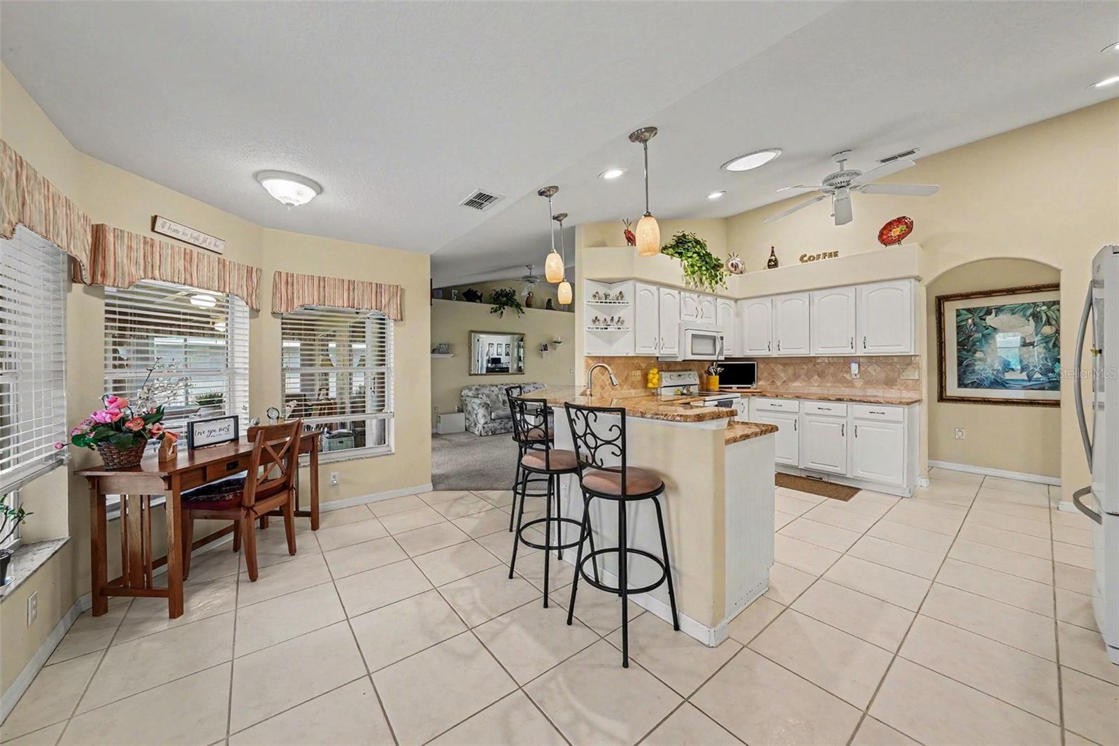 11132 MOSHIE LN, SAN ANTONIO, FL — photo 10