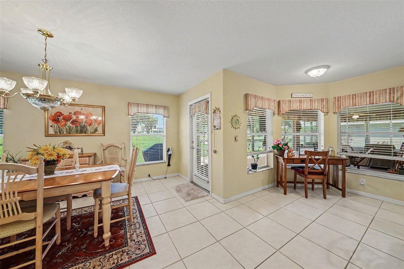 11132 MOSHIE LN, SAN ANTONIO, FL — photo 13