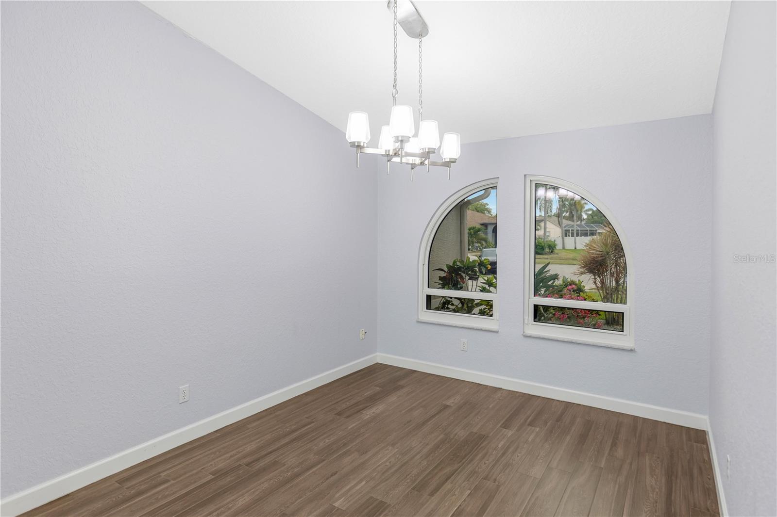 727 HIDDEN LAKE DR, TARPON SPRINGS, FL — photo 9