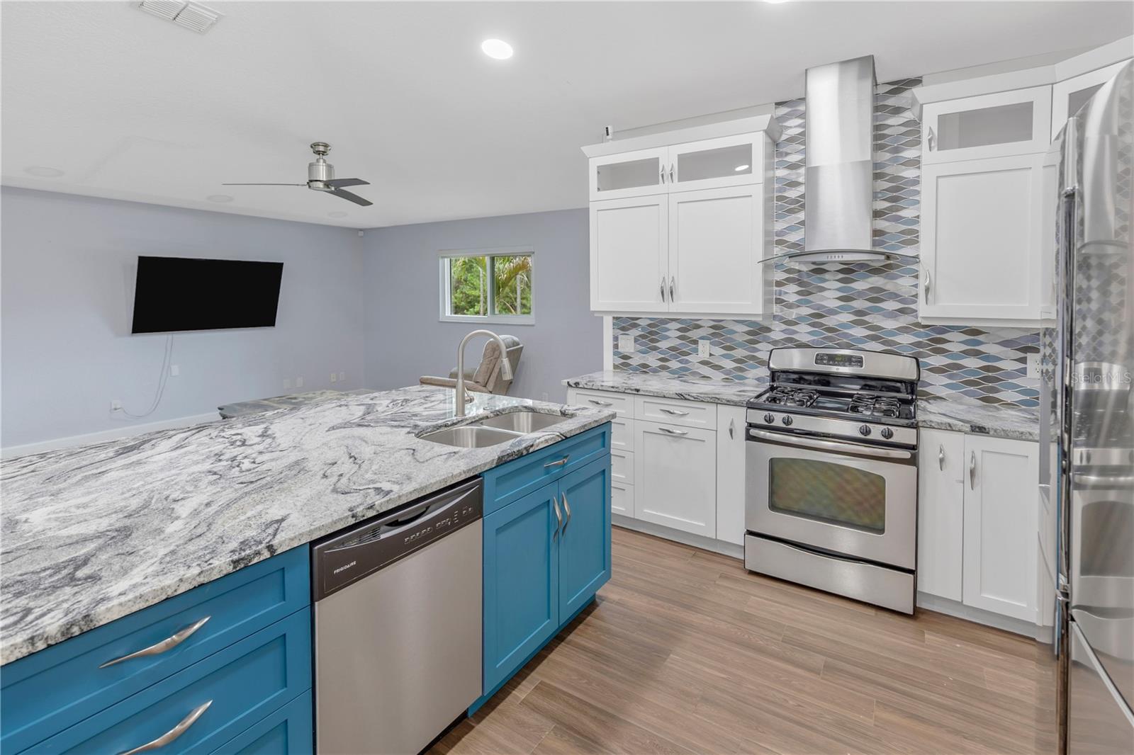 727 HIDDEN LAKE DR, TARPON SPRINGS, FL — photo 13