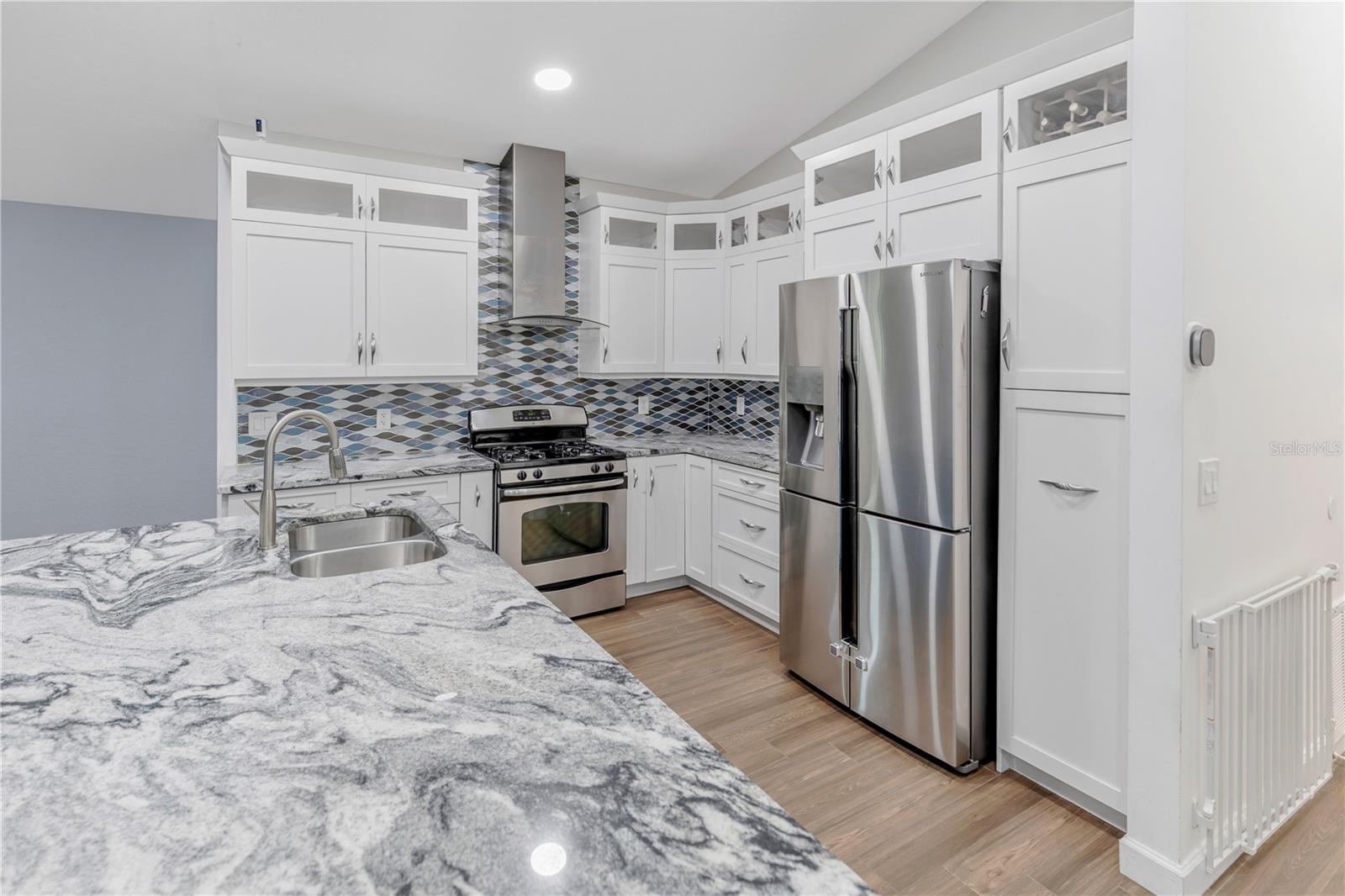 727 HIDDEN LAKE DR, TARPON SPRINGS, FL — photo 14