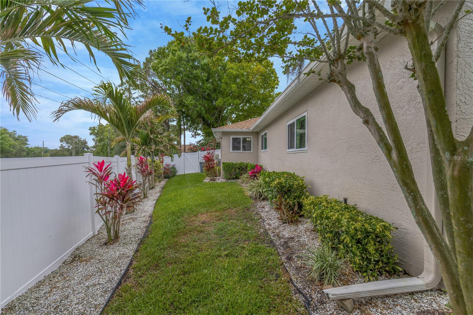 727 HIDDEN LAKE DR, TARPON SPRINGS, FL — photo 45