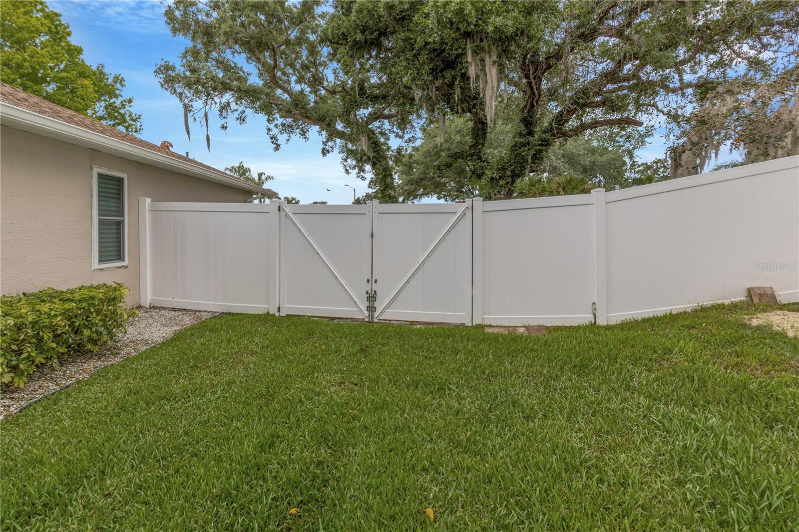 727 HIDDEN LAKE DR, TARPON SPRINGS, FL — photo 48
