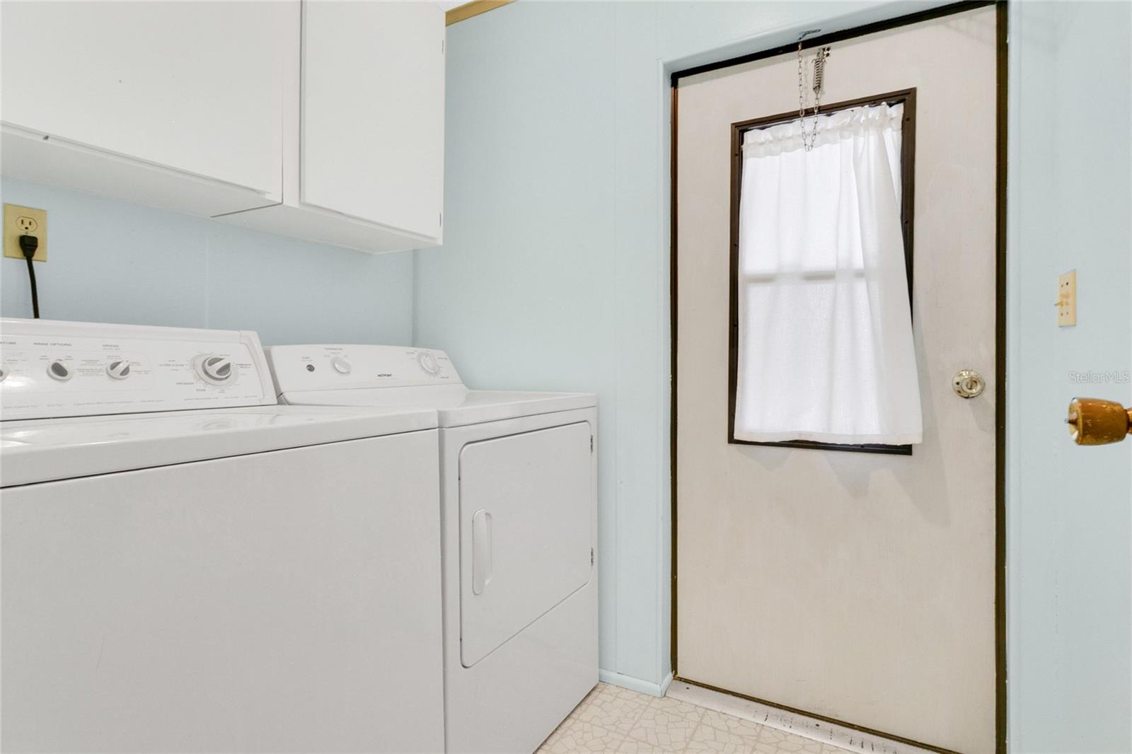 32520 W GOLF CT, LEESBURG, FL — photo 41