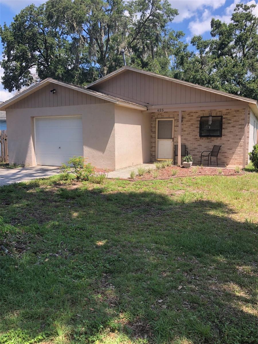 625 E 8TH AVE, MOUNT DORA, FL