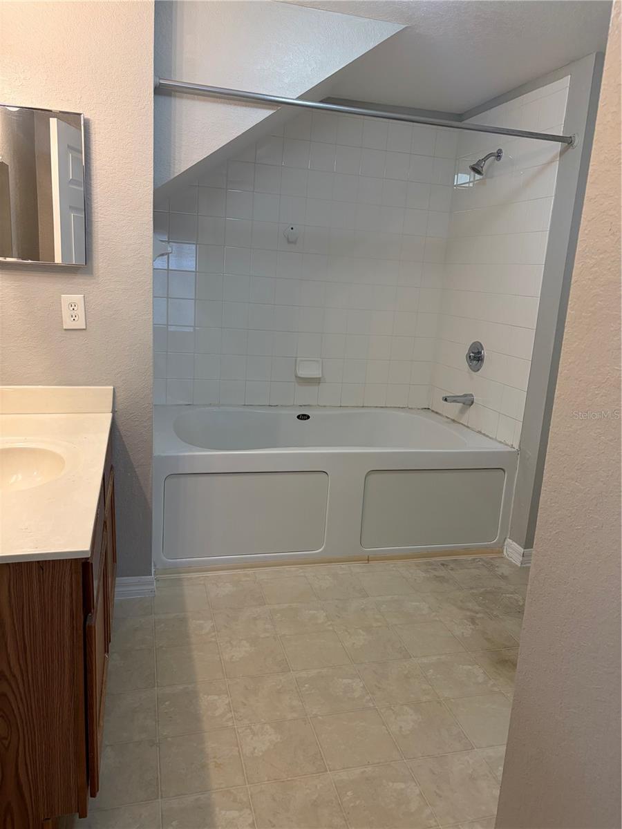 2610 LODI CIR #102, KISSIMMEE, FL — photo 8