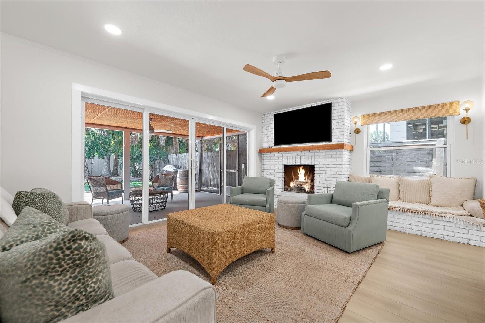 730 BAY ESPLANADE, CLEARWATER BEACH, FL — photo 28