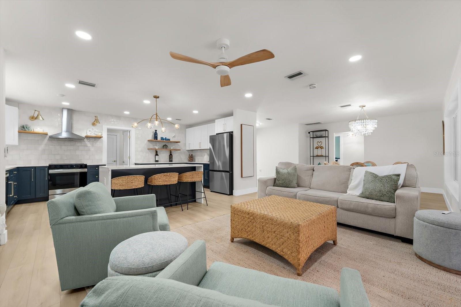 730 BAY ESPLANADE, CLEARWATER BEACH, FL — photo 30