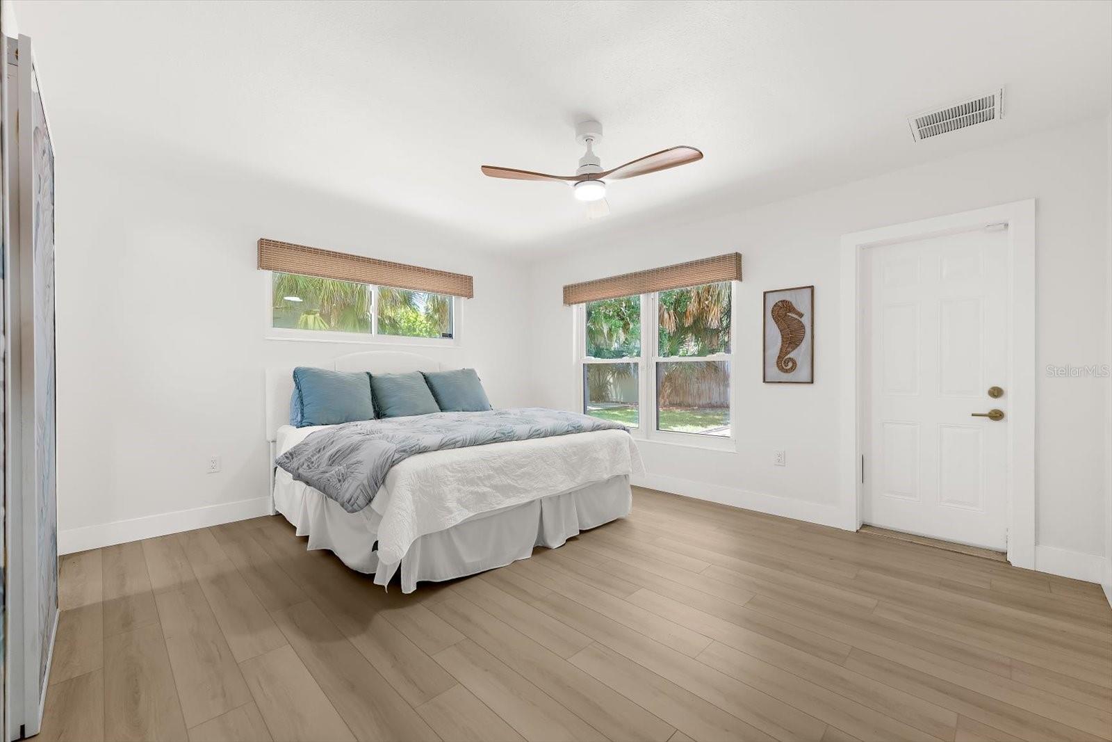 730 BAY ESPLANADE, CLEARWATER BEACH, FL — photo 43
