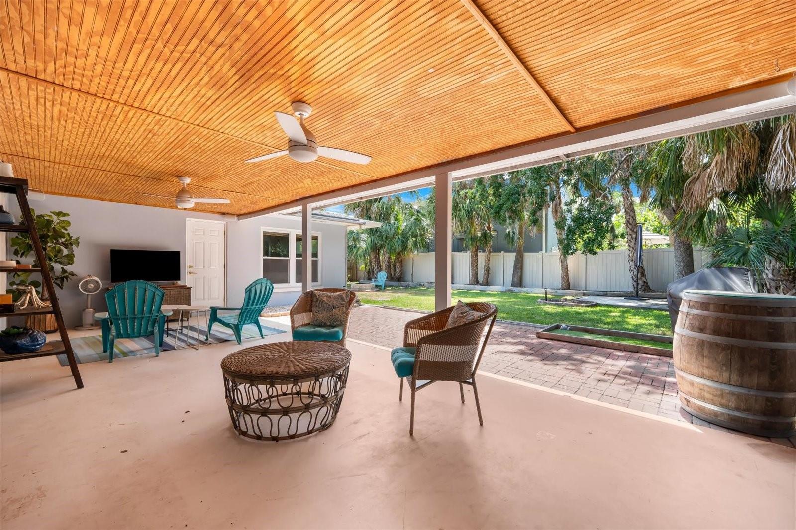 730 BAY ESPLANADE, CLEARWATER BEACH, FL — photo 49