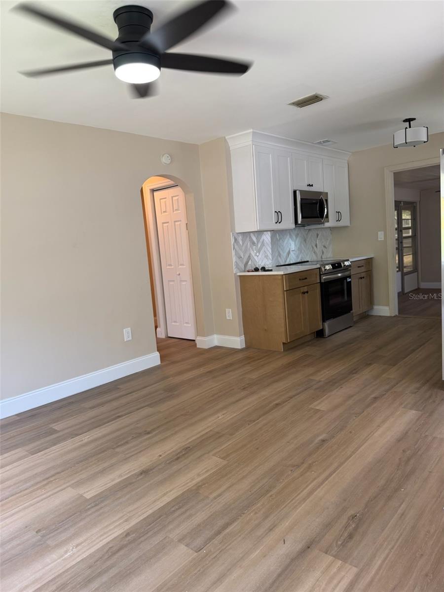 124 20TH AVE N, ST PETERSBURG, FL — photo 6