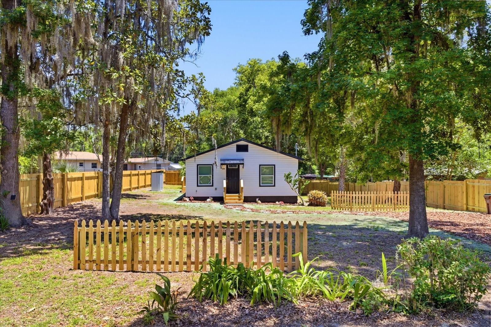 816 WOODLAND AVE, LEESBURG, FL — photo 3